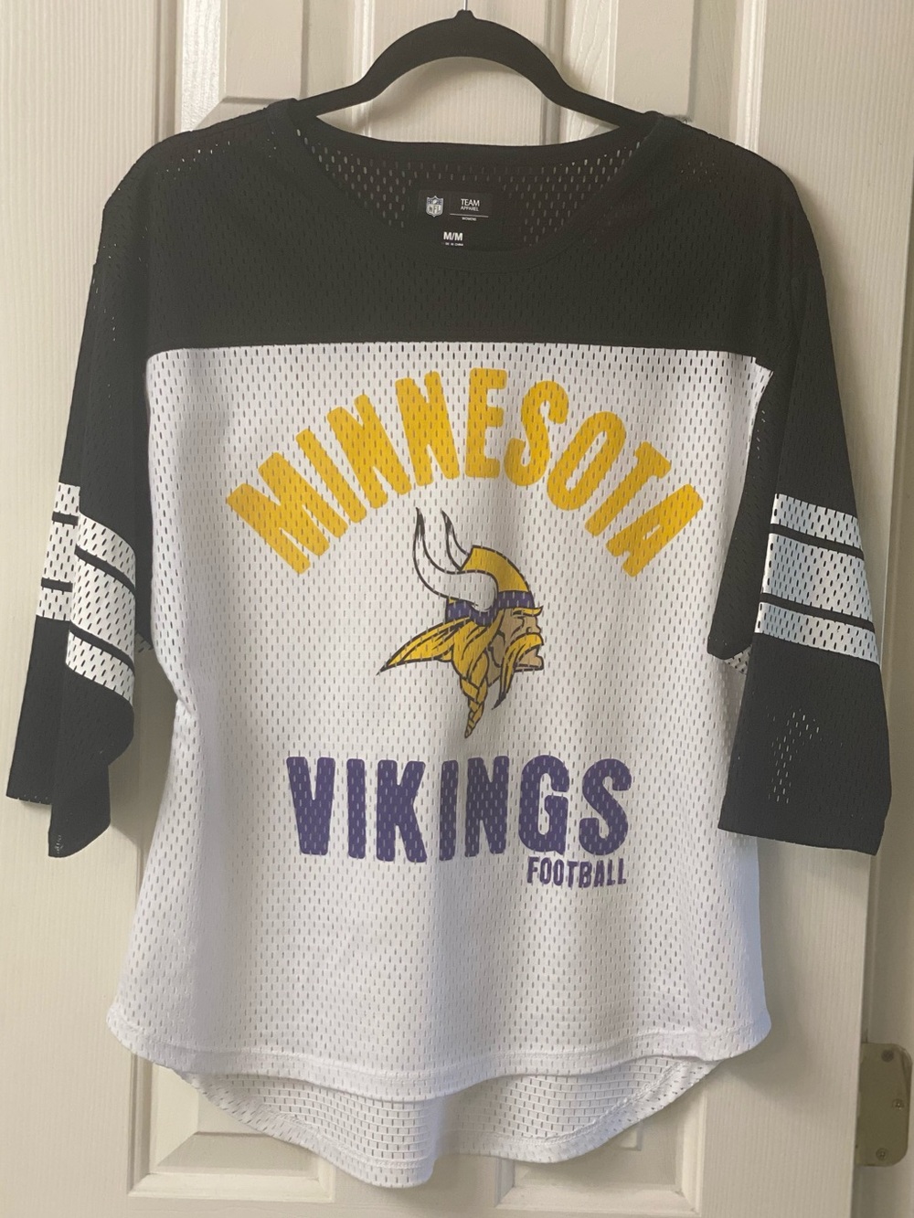 Minnesota Vikings NFL TEAM APPAREL Women’s Mesh Jersey Style Top Size Medium - Picture 3 of 16